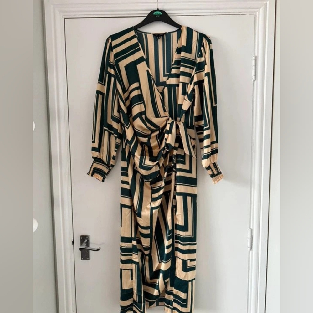 Geometric Patterned Dress in Green and Cream